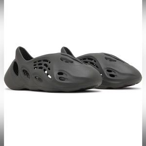 Adidas Yeezy Foam RNR carbon